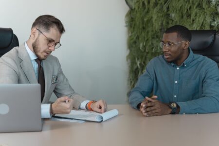 Should You Bring Notes to a Job Interview? Etiquette Tips