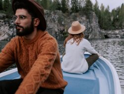 Signs He’s Pulling Away: Breakup Warning Signs to Know