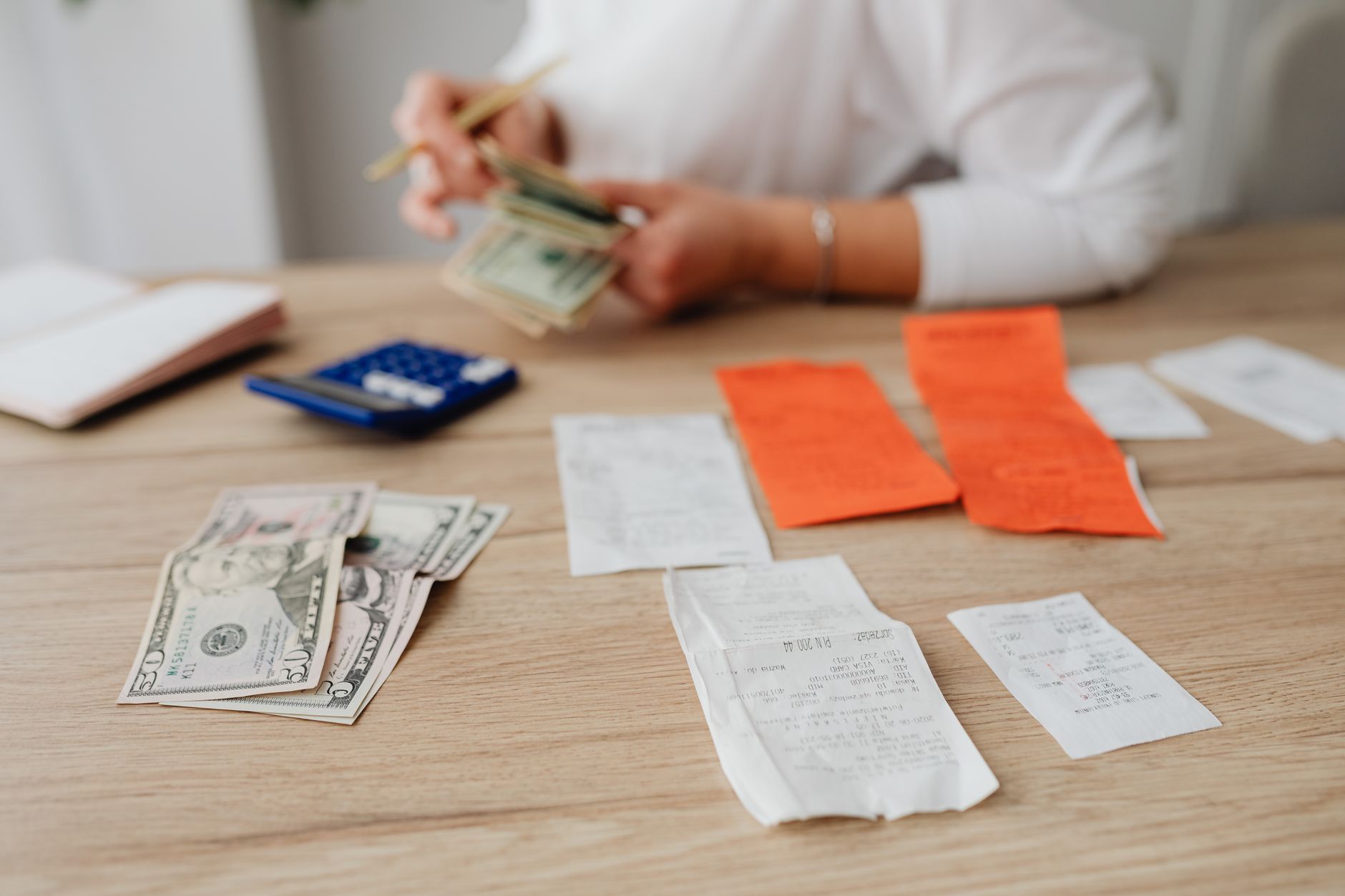 Illustration of Splitting Family Vacation Expenses Fairly: A Budget Guide
