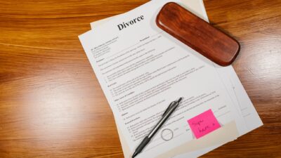 divorce reasons illustration for Starter Wife Phenomenon: Why Some Men Divorce After Kids