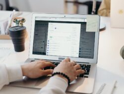 Stop Using Dear Sir: Try These Professional Email Greetings!
