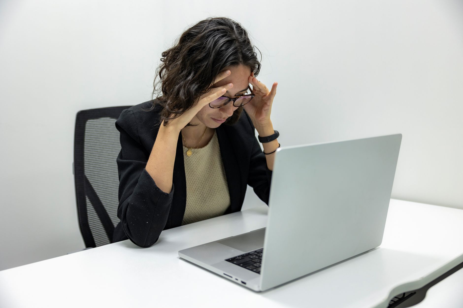 Illustration of Struggling after a promotion? how to overcome imposter syndrome at work