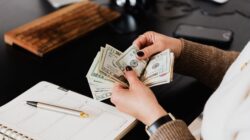 Stuck living paycheck to paycheck? Try these budgeting tips!