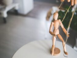Subtle Signs of Emotional Manipulation and Red Flags to Watch