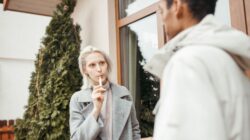 Subtle Signs Someone Is Lying (Most People Miss These)