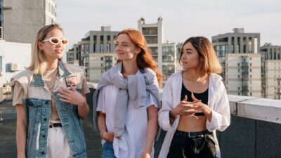 Illustration of The Quiet Signs of a Toxic Female Friendship You Miss