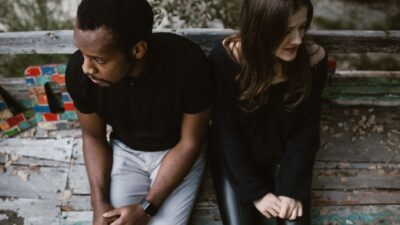 Unspoken Relationship Red Flags You Keep Ignoring
