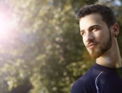 What are the naturally attractive male traits she secretly loves?